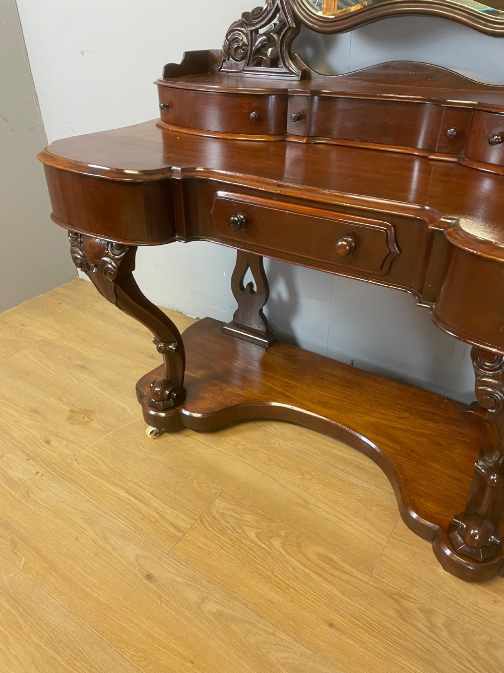 Victorian mahogany Duchesse dressing table  View IV