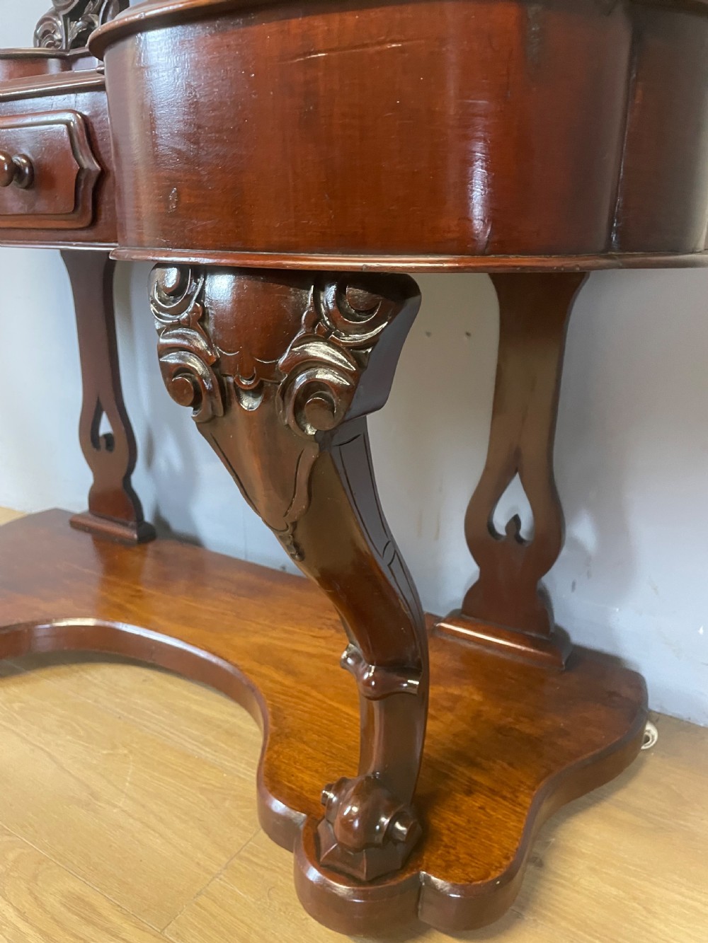 Victorian mahogany Duchesse dressing table  View IX