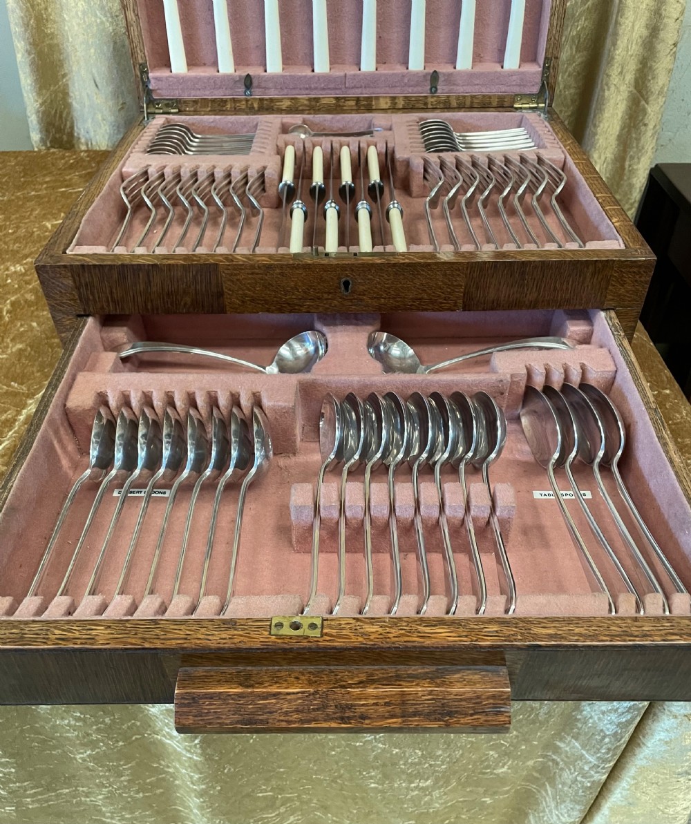 Art Deco eight setting canteen of cutlery by Alexander Clark  View IV