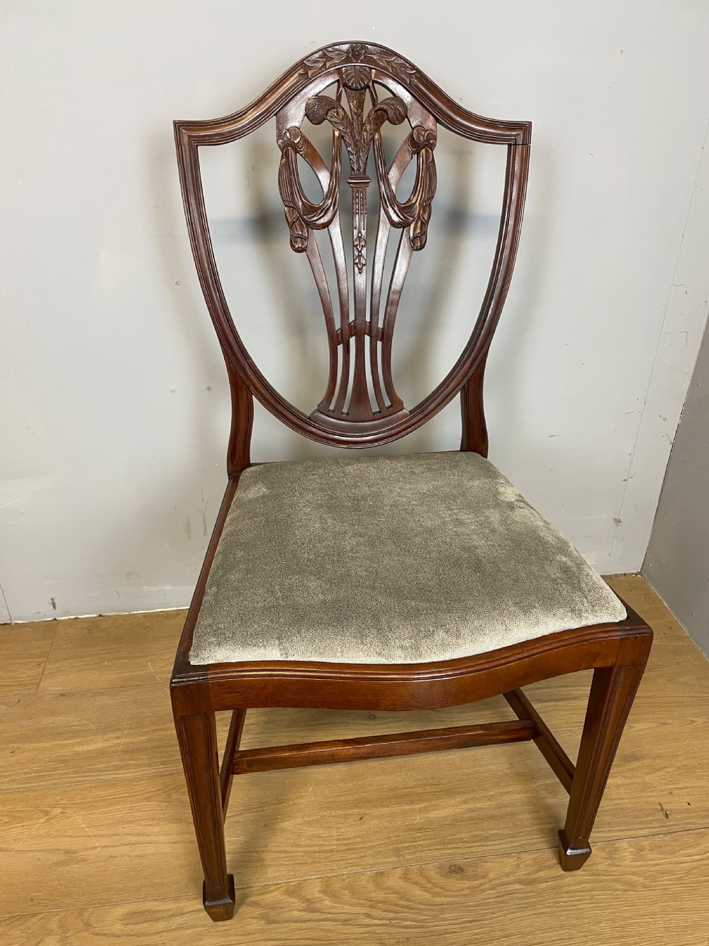 Set of 8 Georgian revival mahogany shield back dining chairs circa 1920 View VIII