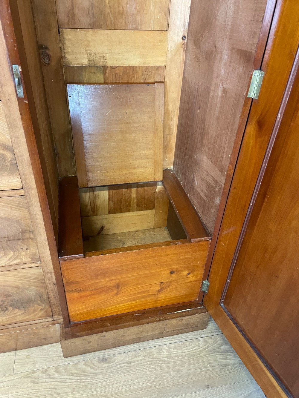 C19TH country house flame mahogany four door wardrobe  View XIV