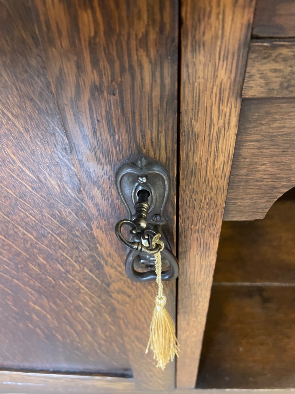 Oak Arts and crafts sideboard in the style of Liberty View VI