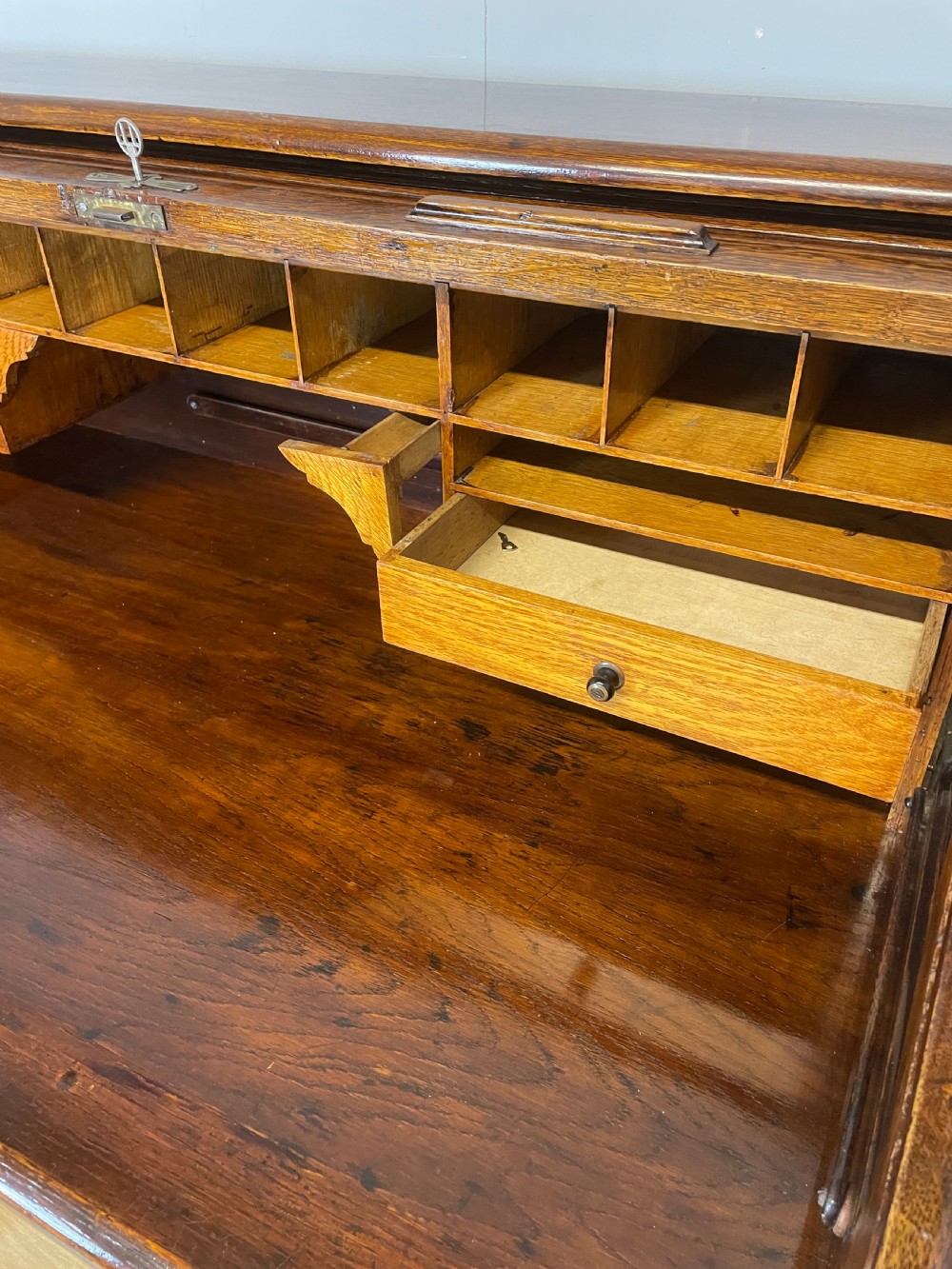 Edwardian solid oak roll top desk  View VII