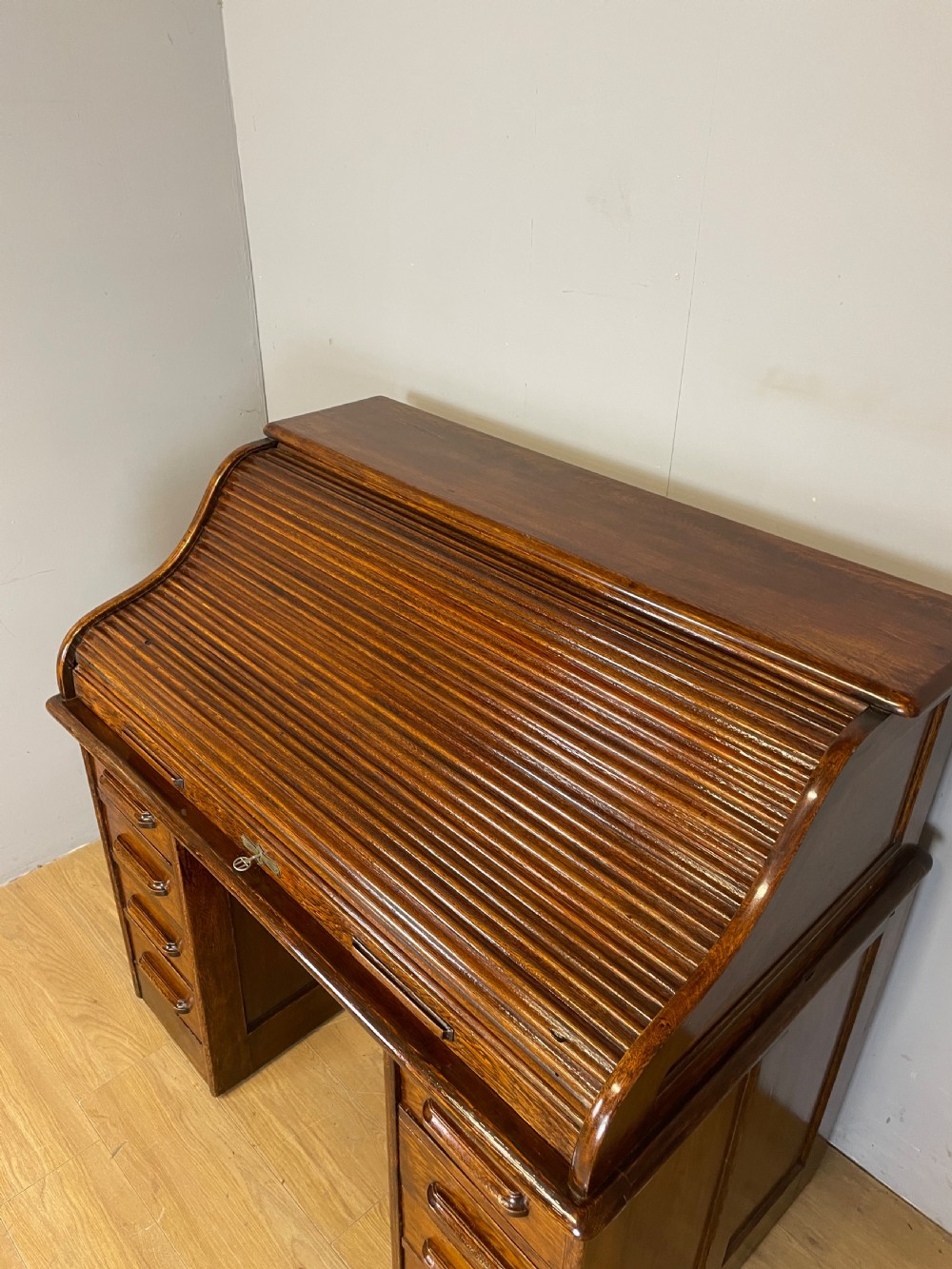 Edwardian solid oak roll top desk  View XIII