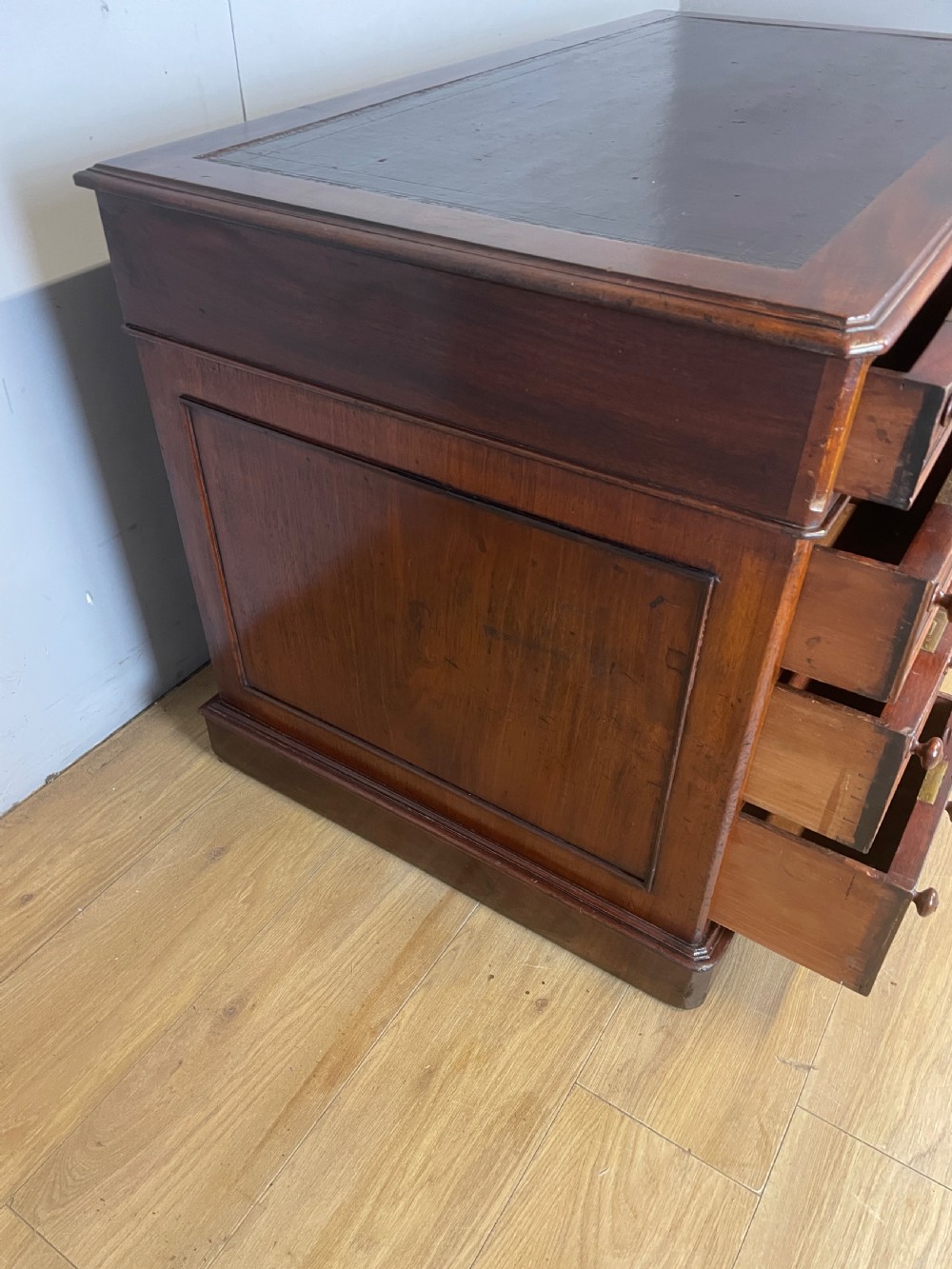 Victorian mahogany three part desk View IX