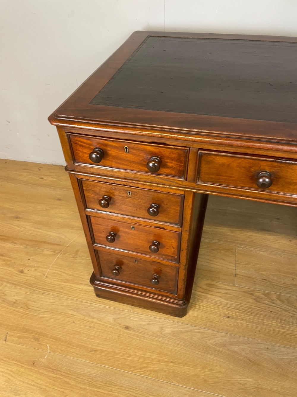 Victorian mahogany three part desk View XIII
