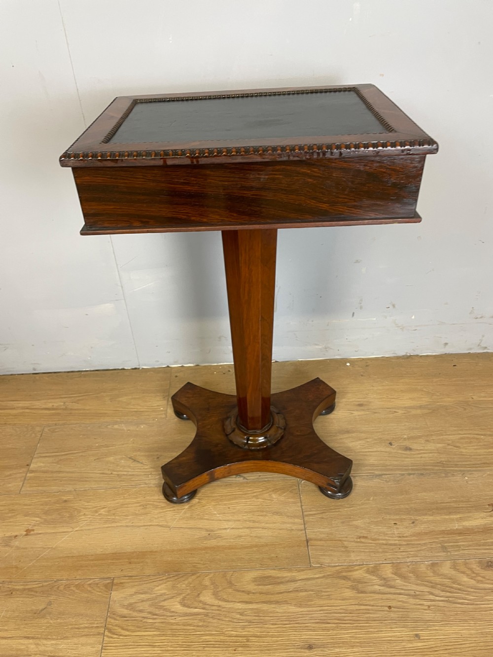 Late Regency rosewood pedestal table  View IV
