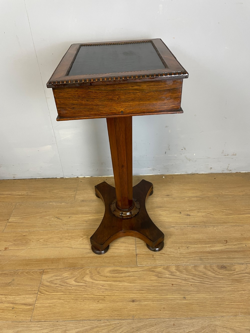 Late Regency rosewood pedestal table  View VI