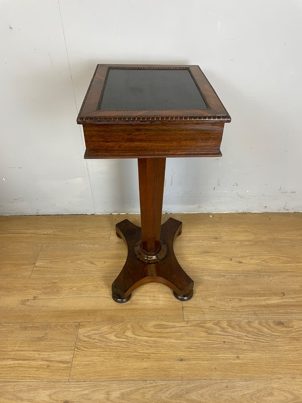 Late Regency rosewood pedestal table  View VIII