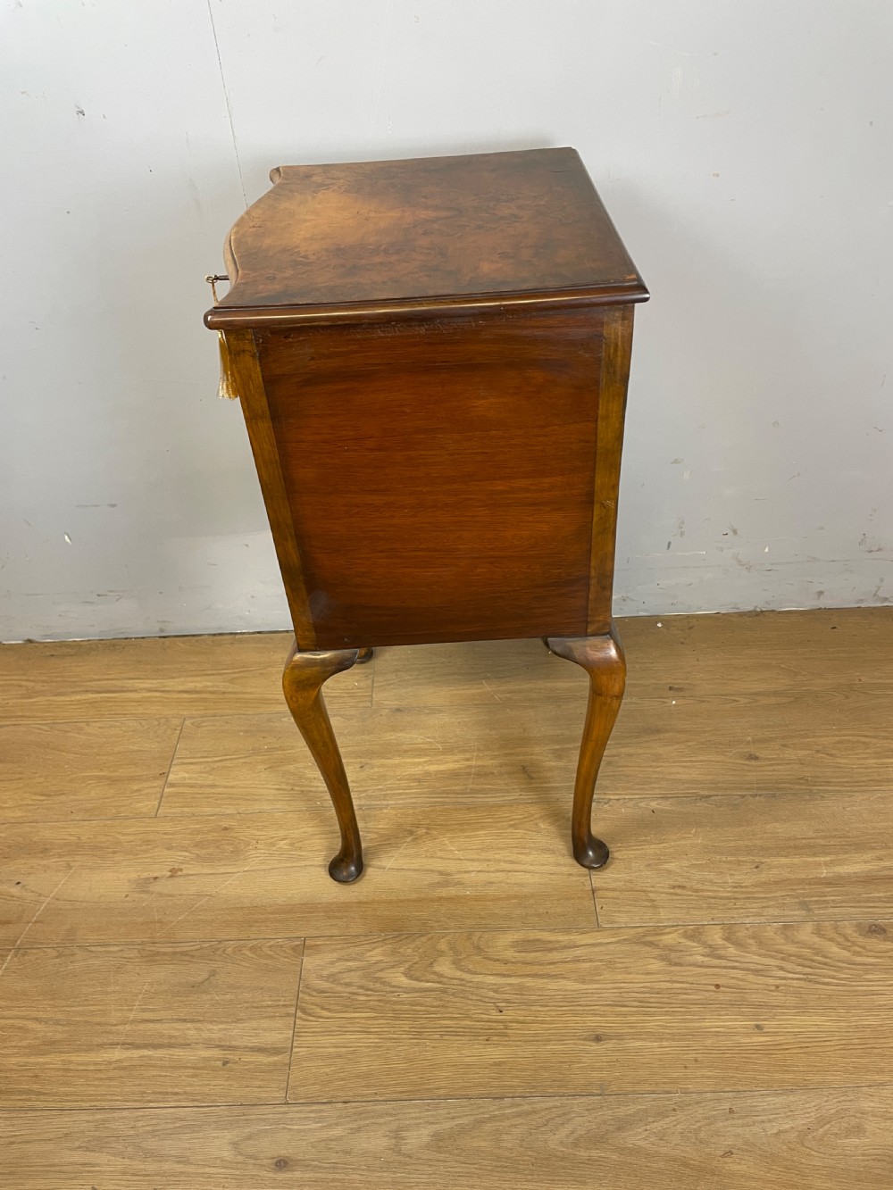 Burr walnut serpentine fronted three height chest of drawers  View VI