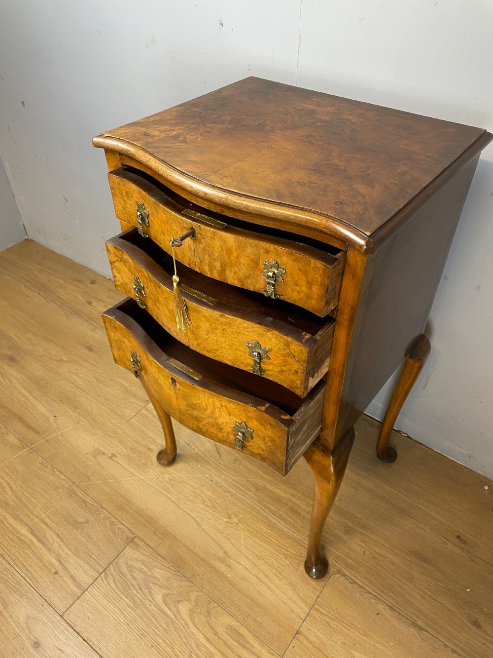 Burr walnut serpentine fronted three height chest of drawers  View VII