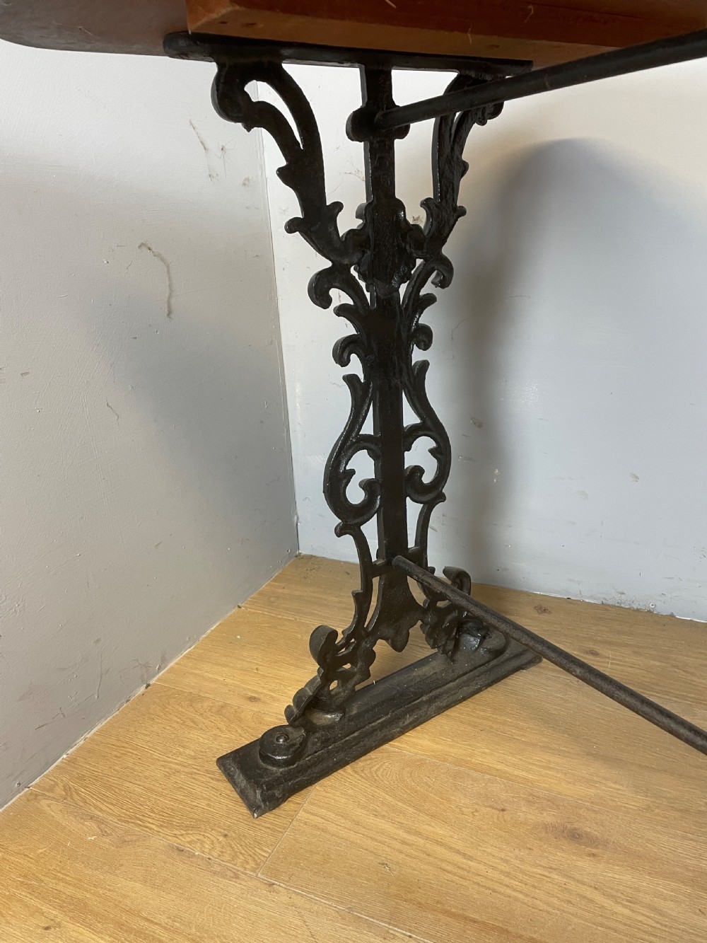 Victorian cast iron pub table with mahogany top  View VII
