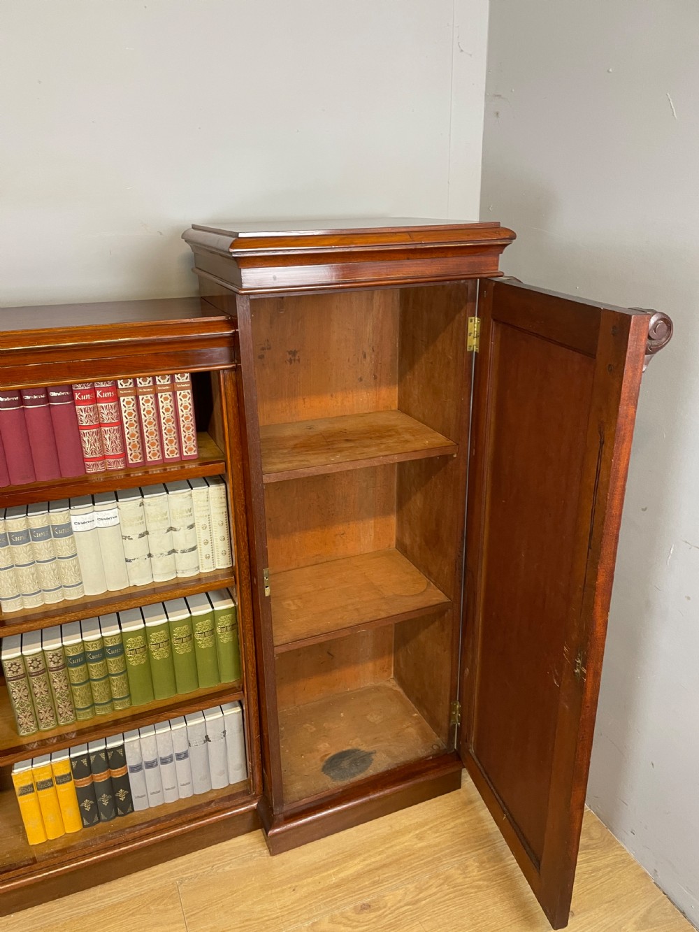 C19TH freestanding flame mahogany bookcase  View VII