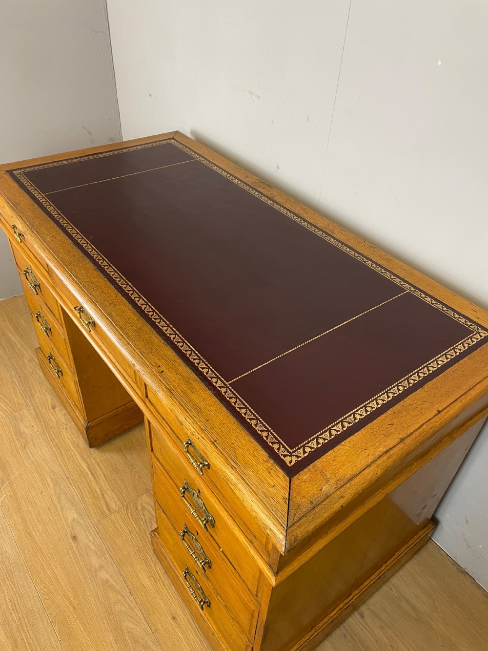 C19TH antique golden oak twin pedestal desk  View III