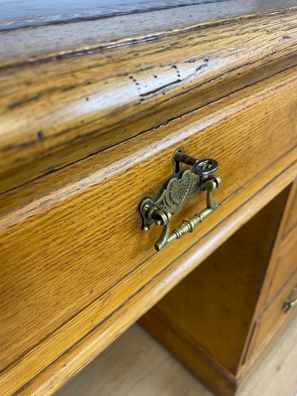 C19TH antique golden oak twin pedestal desk  View VIII