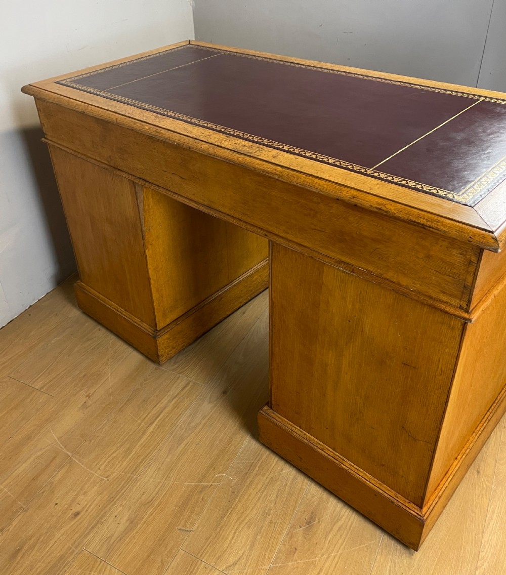 C19TH antique golden oak twin pedestal desk  View XI