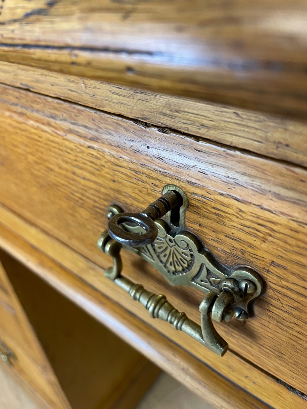 C19TH antique golden oak twin pedestal desk  View XVI