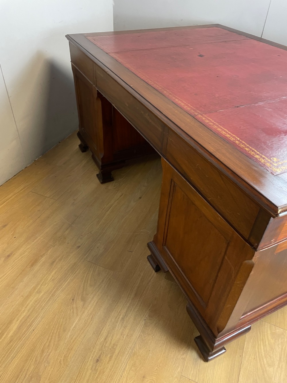 Edwardian twin pedestal mahogany desk by Cooke’s of London  View XIII