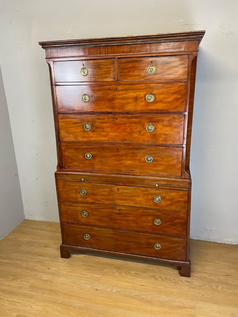 Georgian mahogany chest on chest with dressing slide