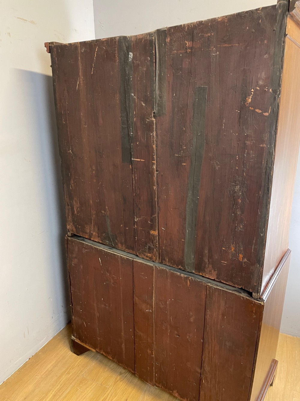 Georgian mahogany chest on chest with dressing slide View XII