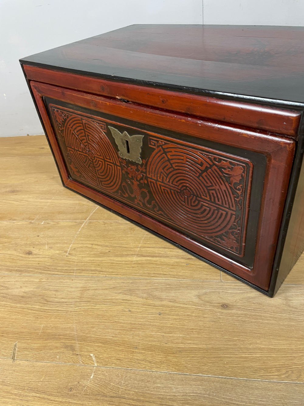 Chinese lacquer dowry chest c.1920 View VI