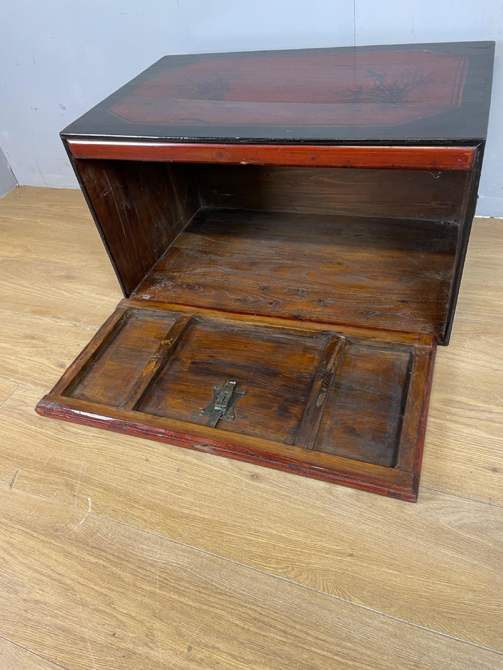 Chinese lacquer dowry chest c.1920 View IX