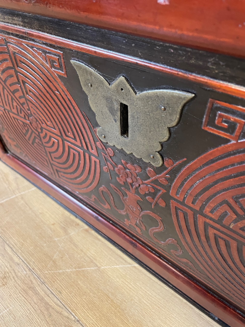 Chinese lacquer dowry chest c.1920 View XIV