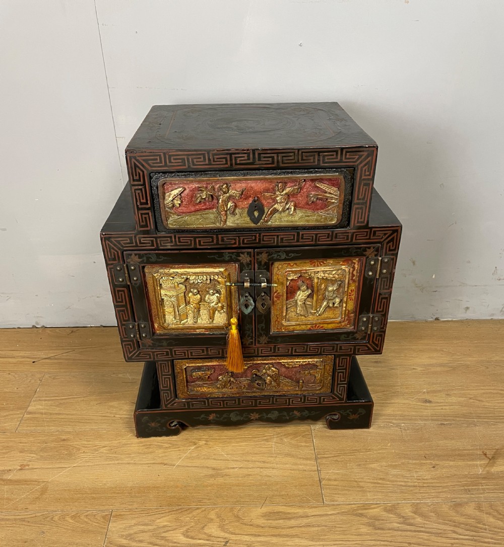 Chinese gilt and black lacquered cabinet  circa 1910 View III