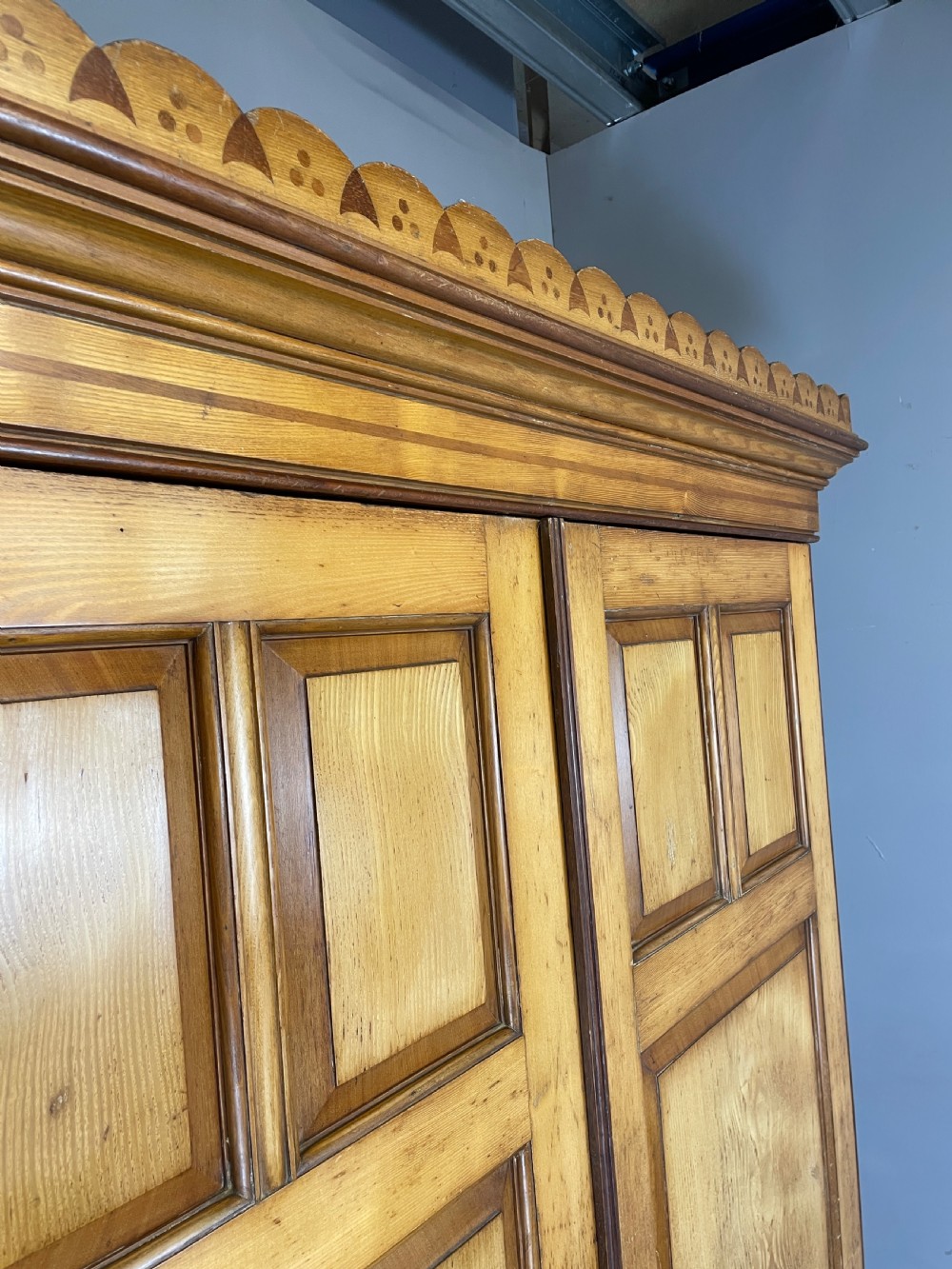 Arts and crafts ash country house double wardrobe  View VII