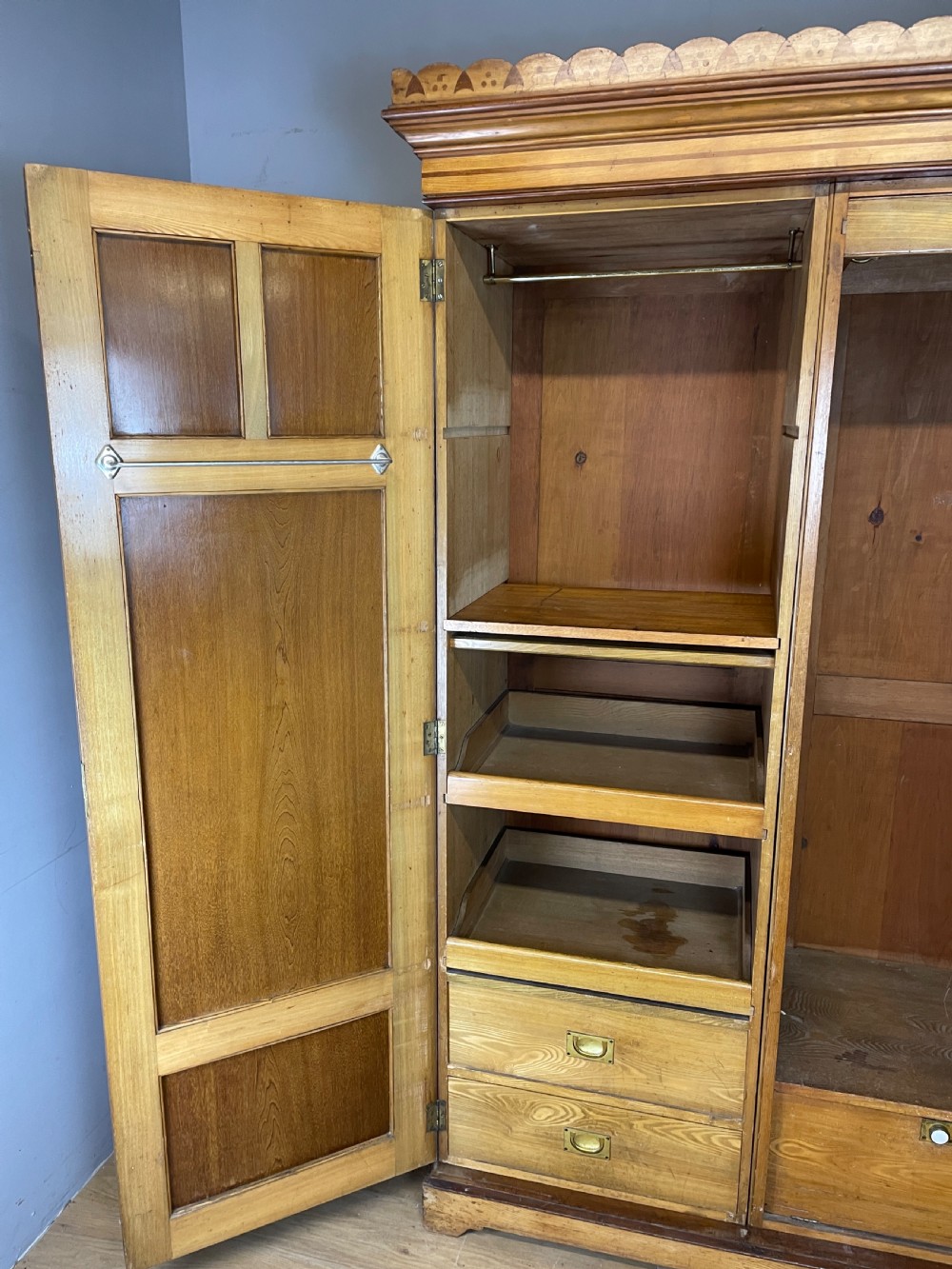 Arts and crafts ash country house double wardrobe  View XV
