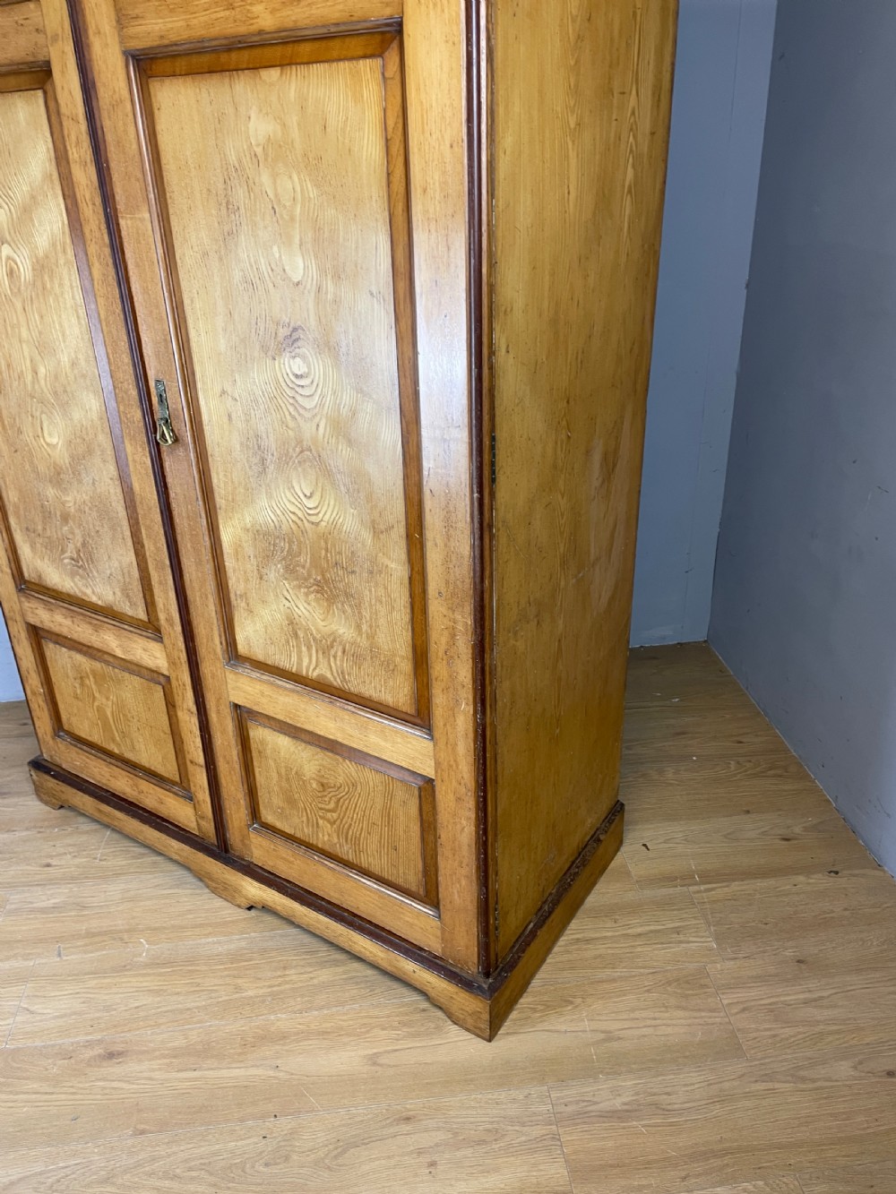 Arts and crafts ash country house double wardrobe  View XVIII
