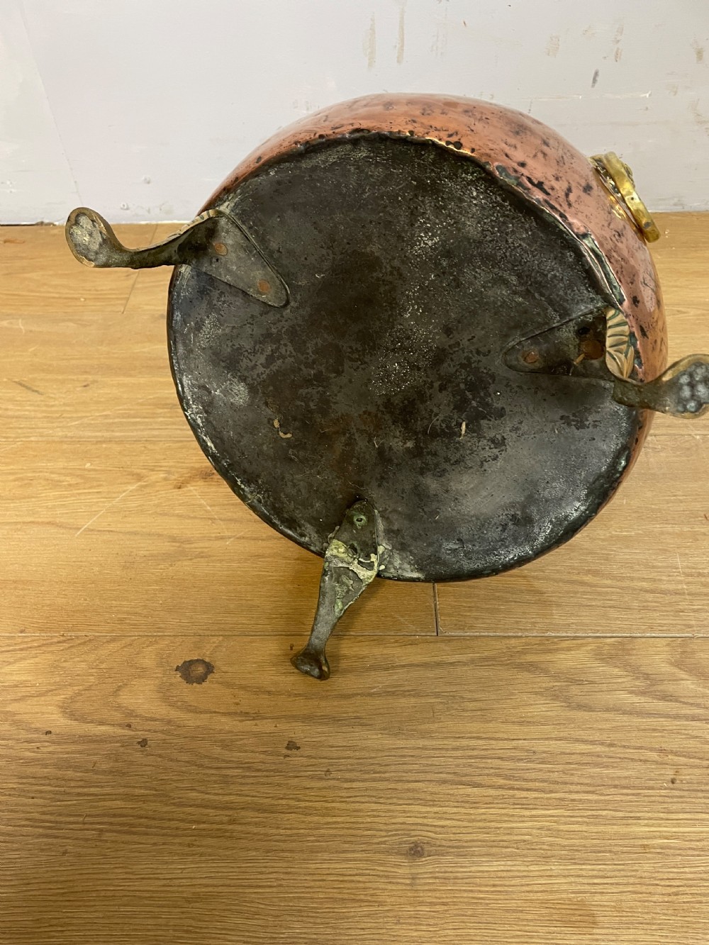Victorian copper jardiniere with brass handles  View VI
