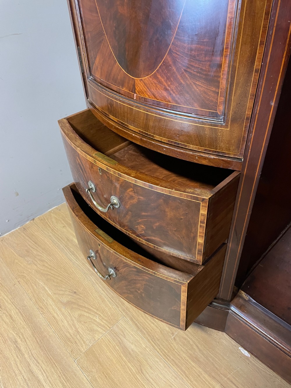 C19TH flame mahogany inlaid triple bow front wardrobe  View XII