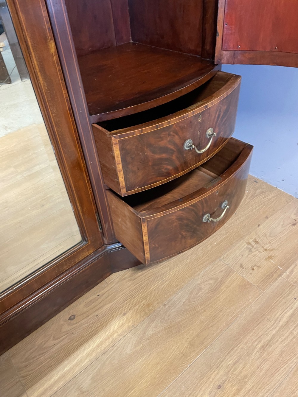 C19TH flame mahogany inlaid triple bow front wardrobe  View XIV
