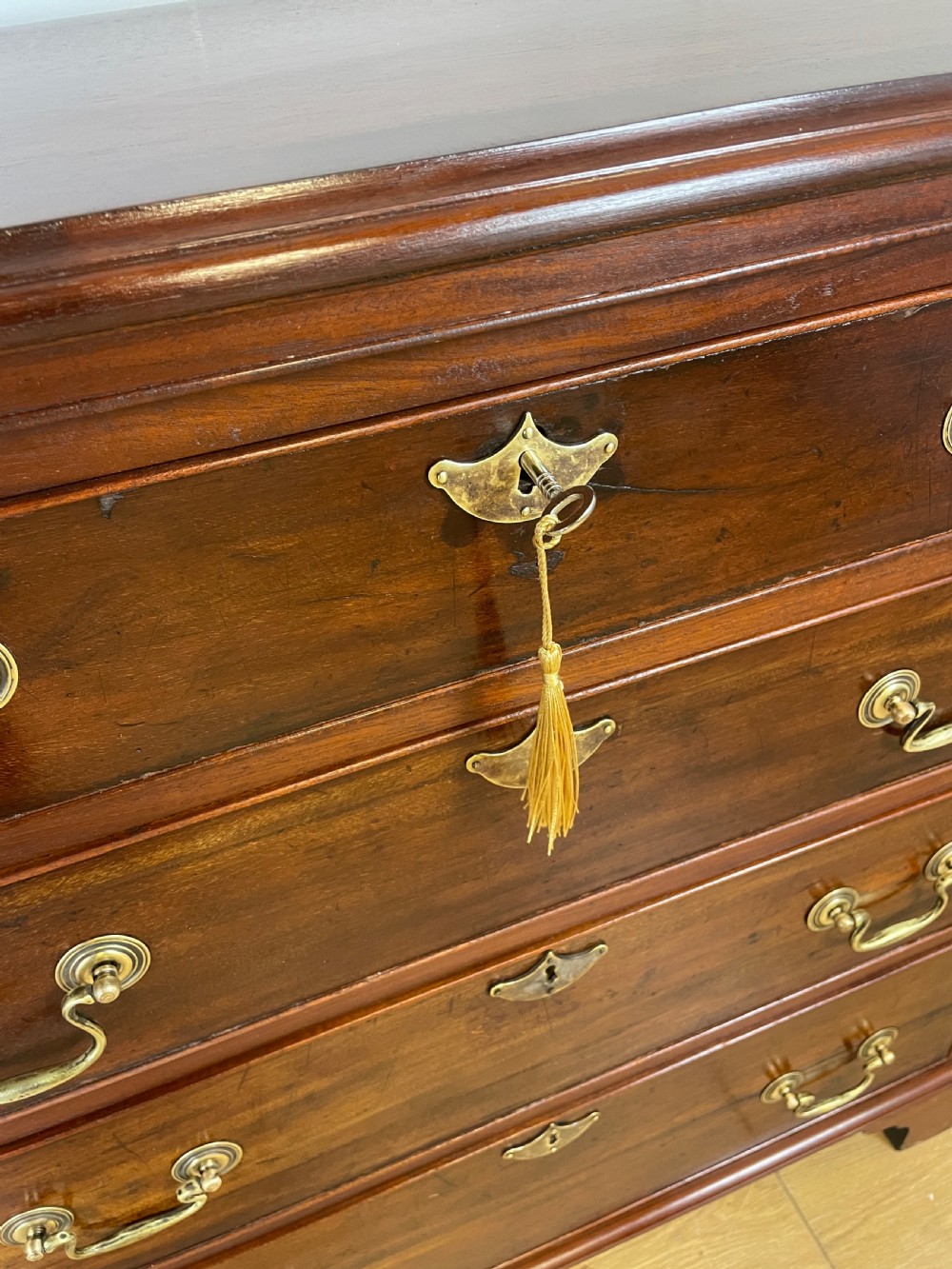 Edwardian small mahogany George III style chest of drawers  View III