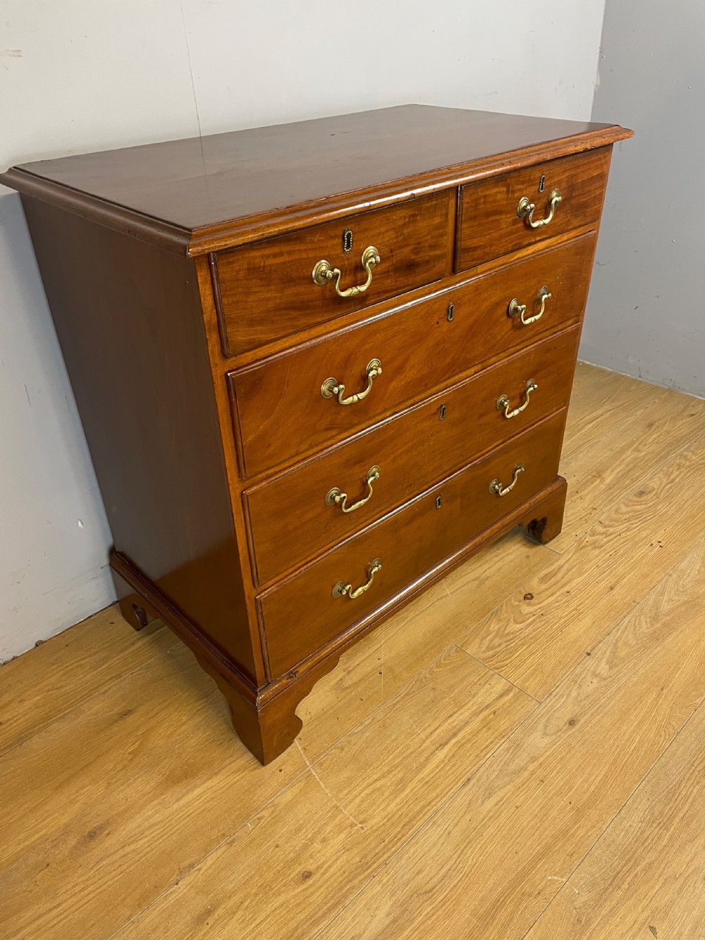 Small Georgian four height mahogany chest of drawers  View III