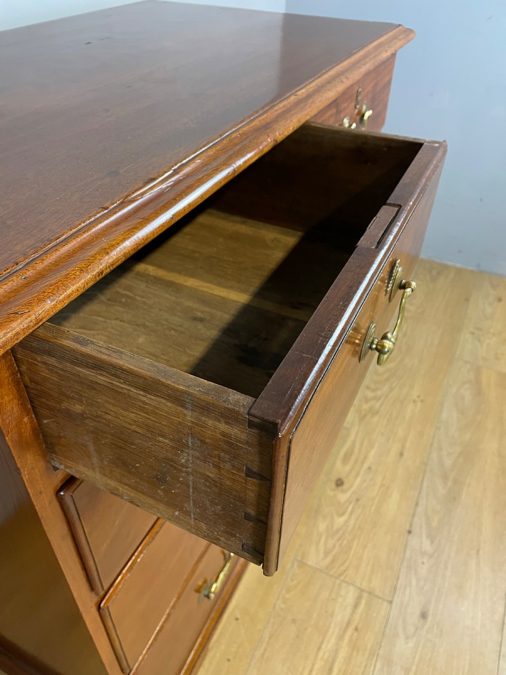 Small Georgian four height mahogany chest of drawers  View V