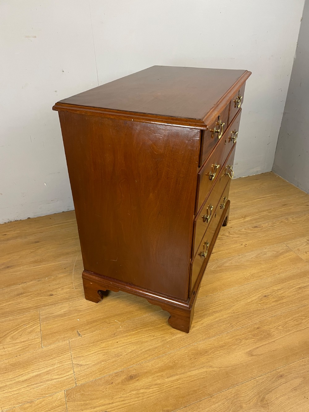 Small Georgian four height mahogany chest of drawers  View VI