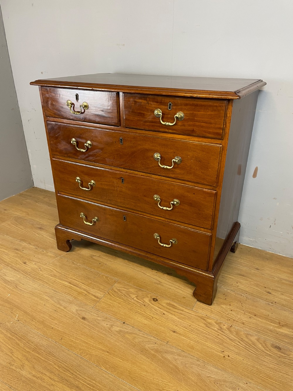 Small Georgian four height mahogany chest of drawers  View VIII