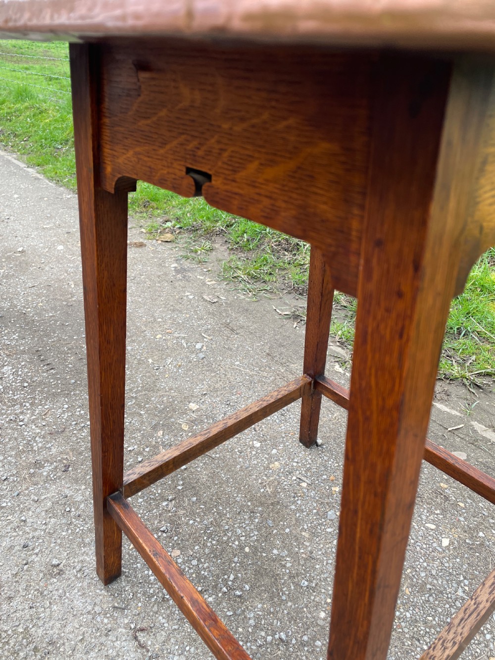 Arts and crafts oak table with copper top View IV