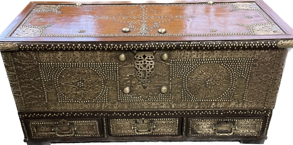Early C19TH Zanzibar chest with keys  View IV