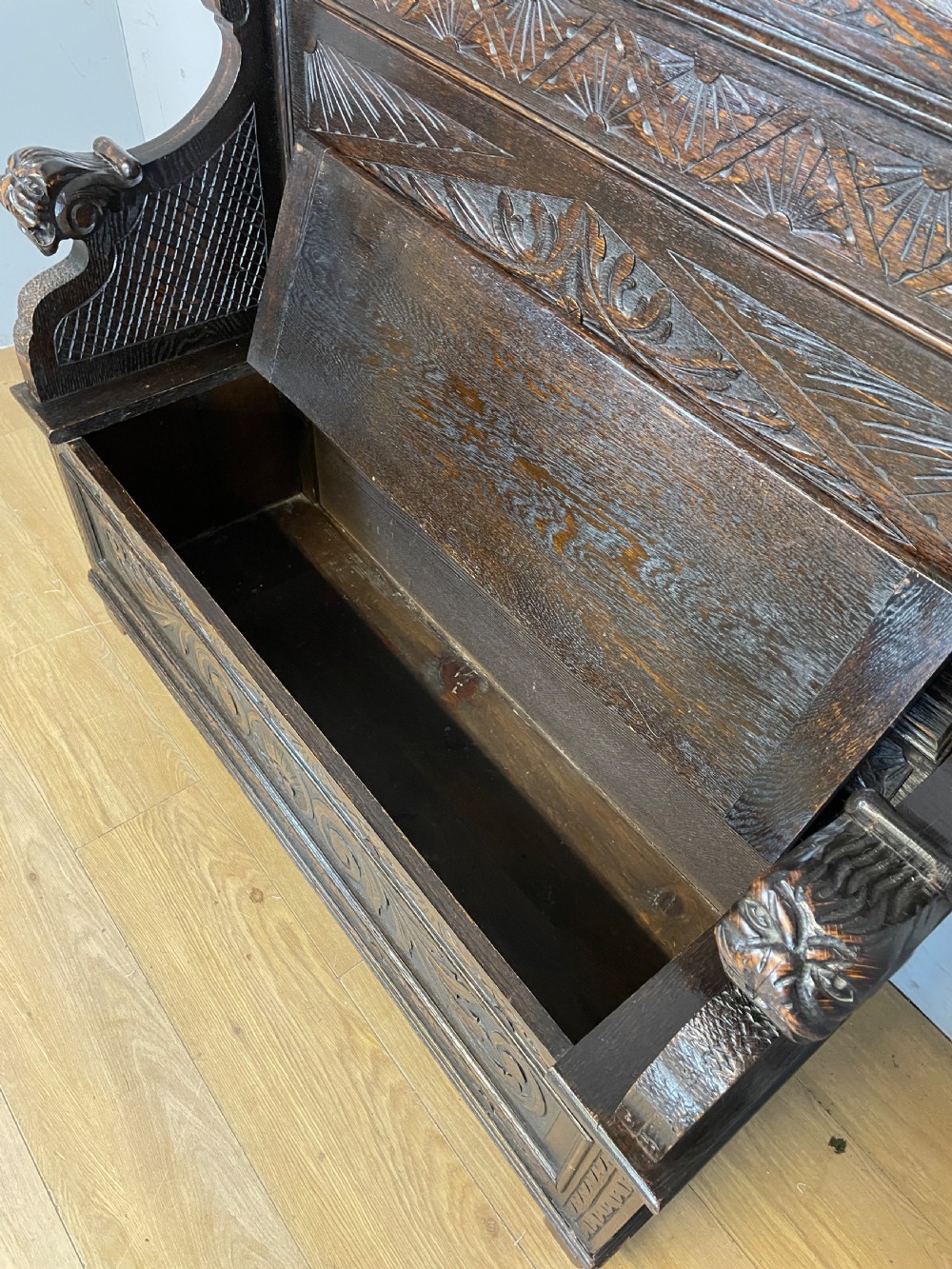 C19TH carved oak box settle  View VIII