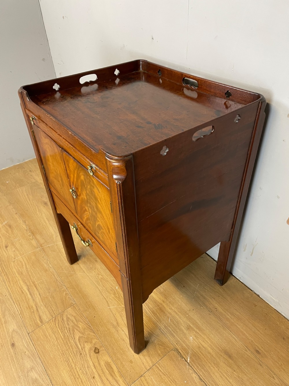 Georgian flame mahogany tray topped bedside cabinet  View III