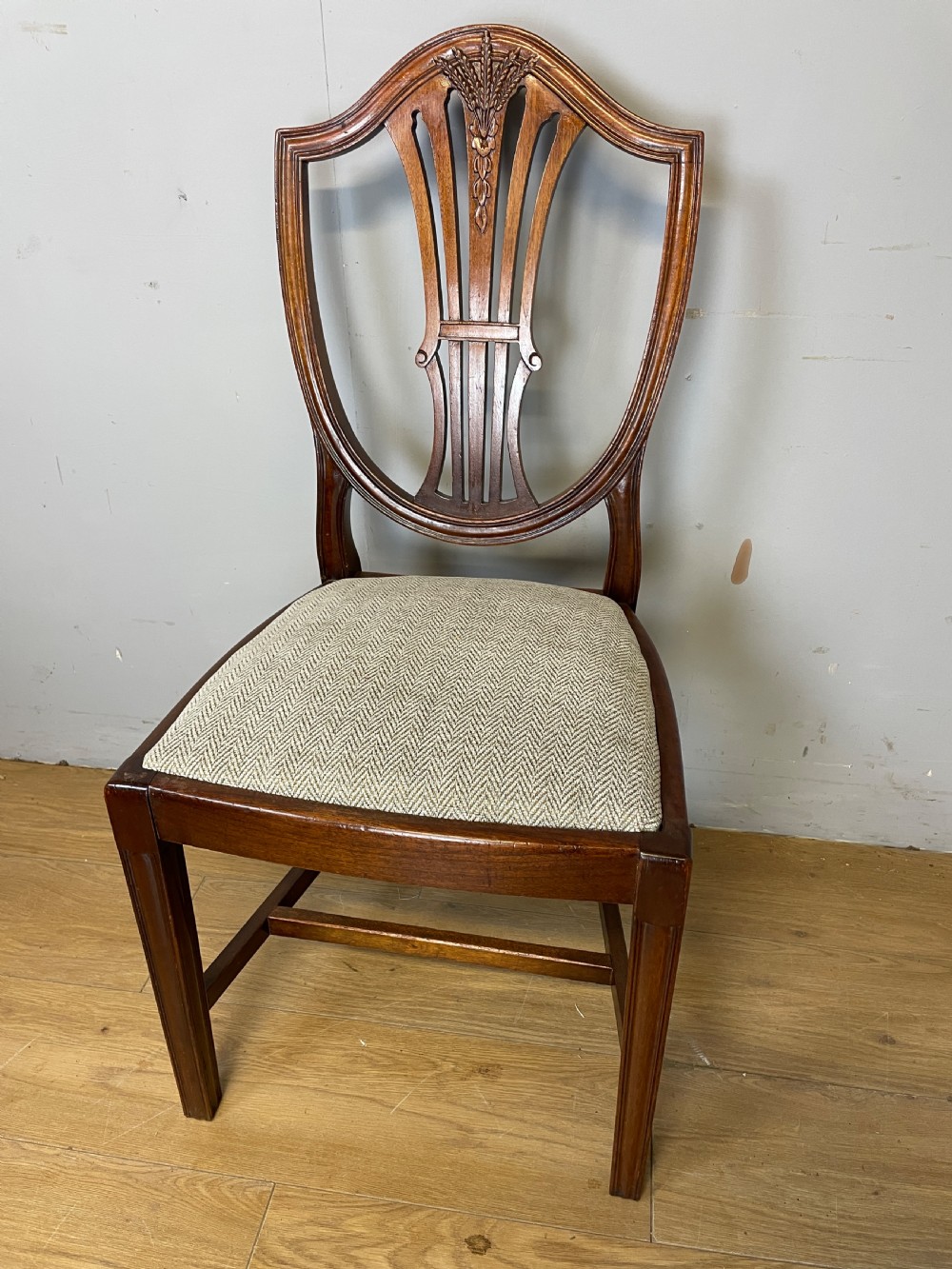 Edwardian set 14 mahogany Hepplewhite style dining chairs with provenance  View V