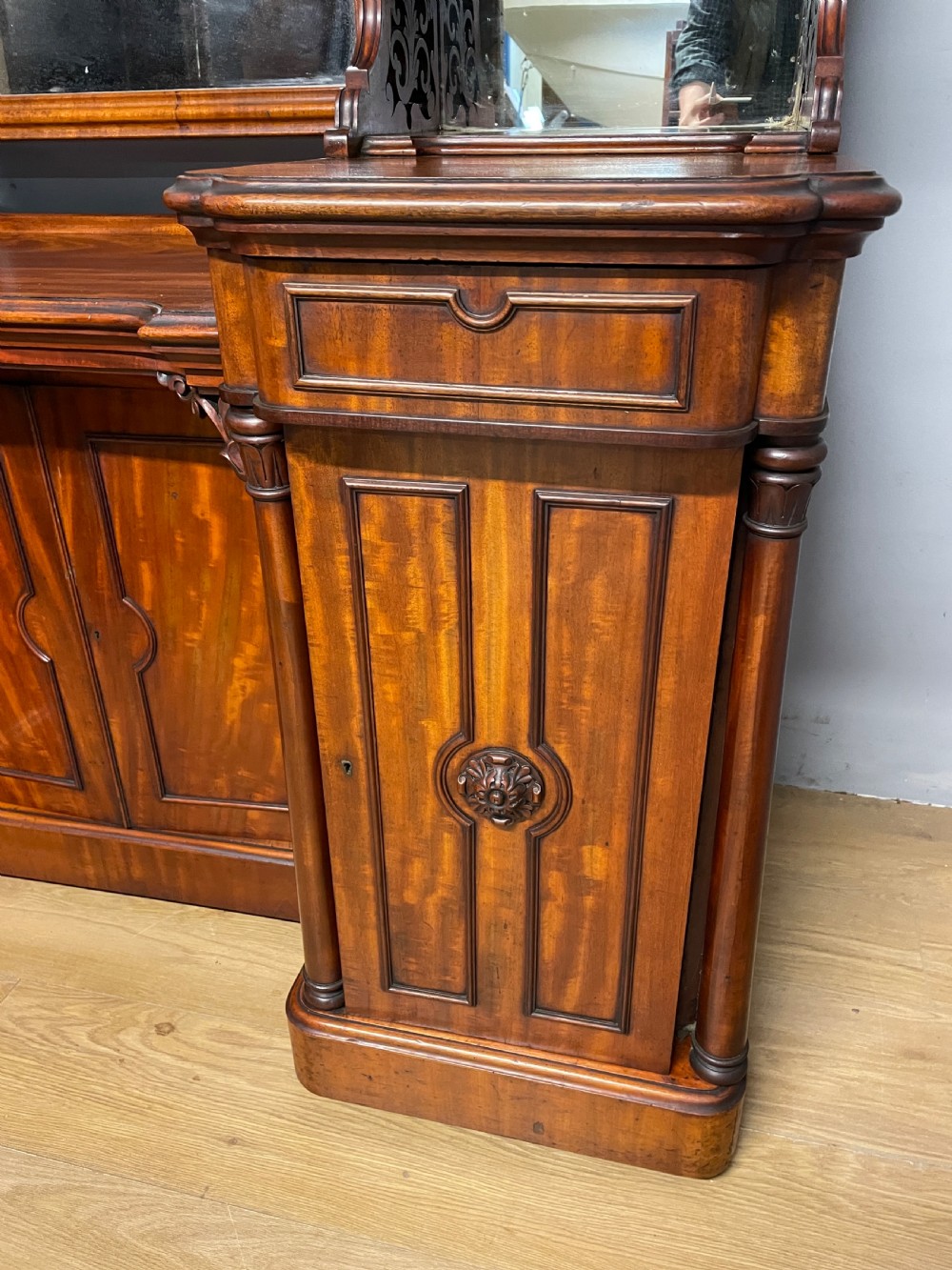 Large country House flame mahogany Duchesse dressing table  View IV