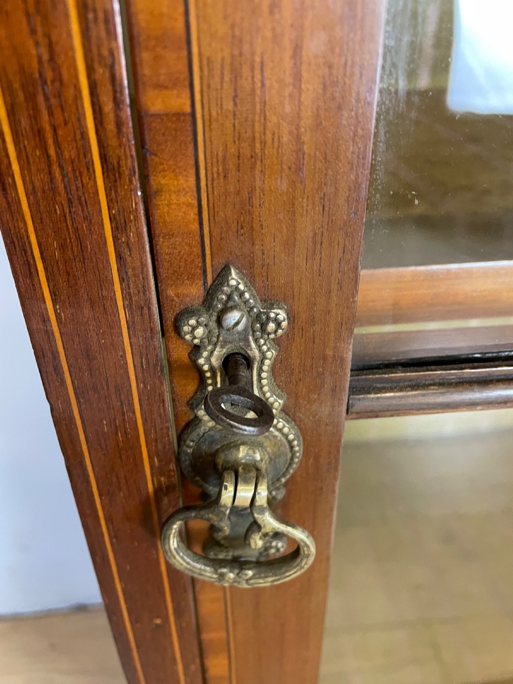 Sheraton revival inlaid mahogany display cabinet  View VIII