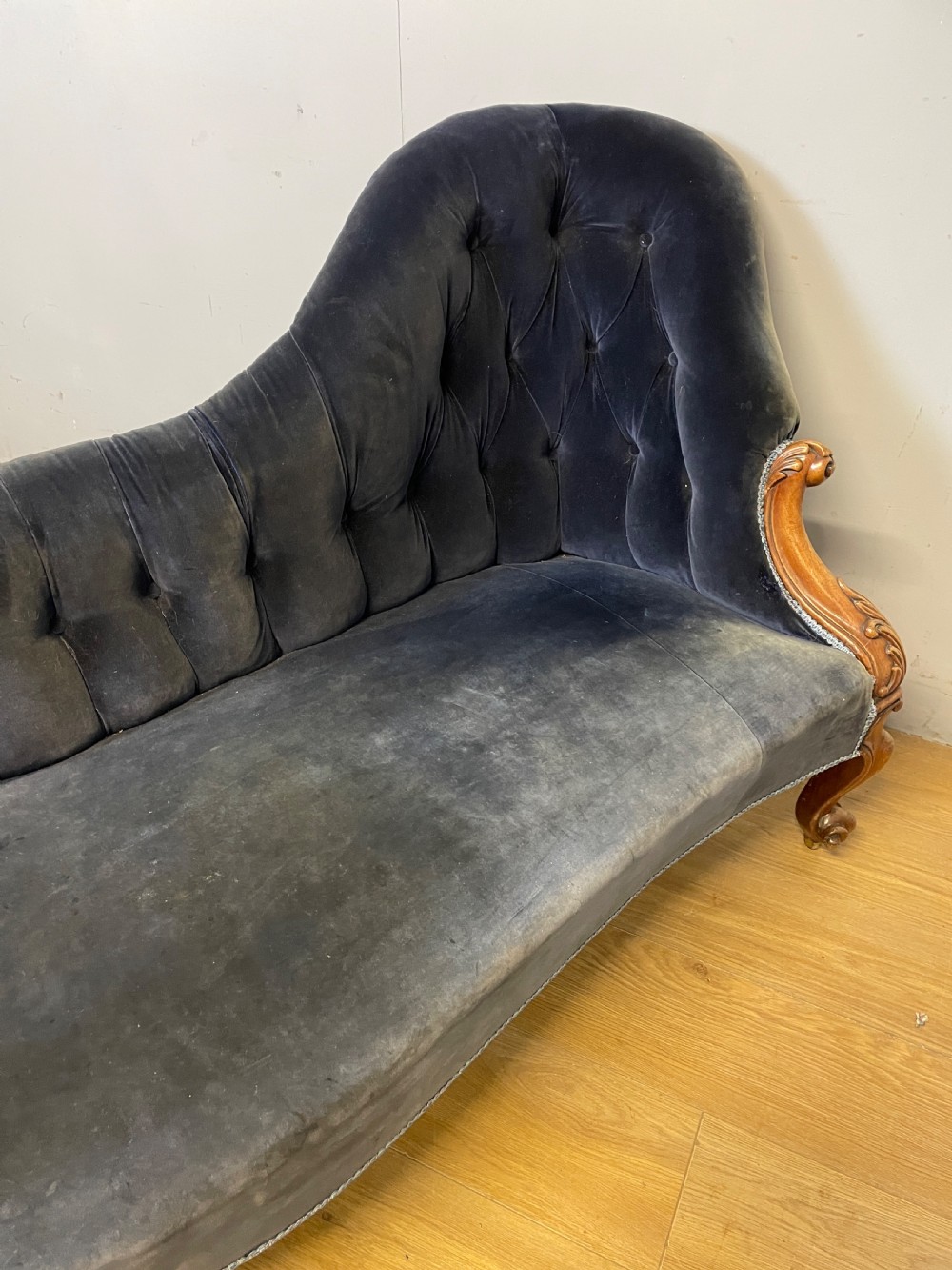 C19TH walnut framed deep buttoned sofa  View XVI
