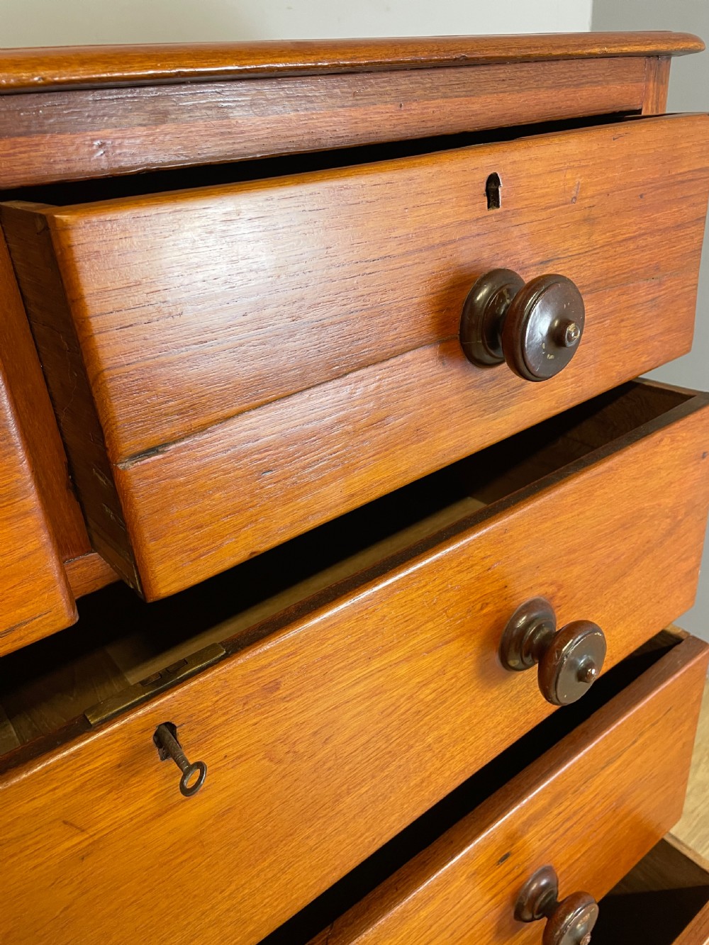 C19TH walnut chest of drawers  View XI