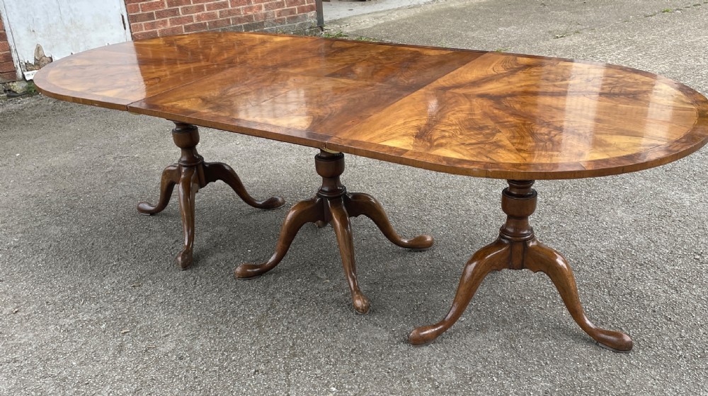 Edwardian three pillar flame mahogany 8 seater dining table  View II