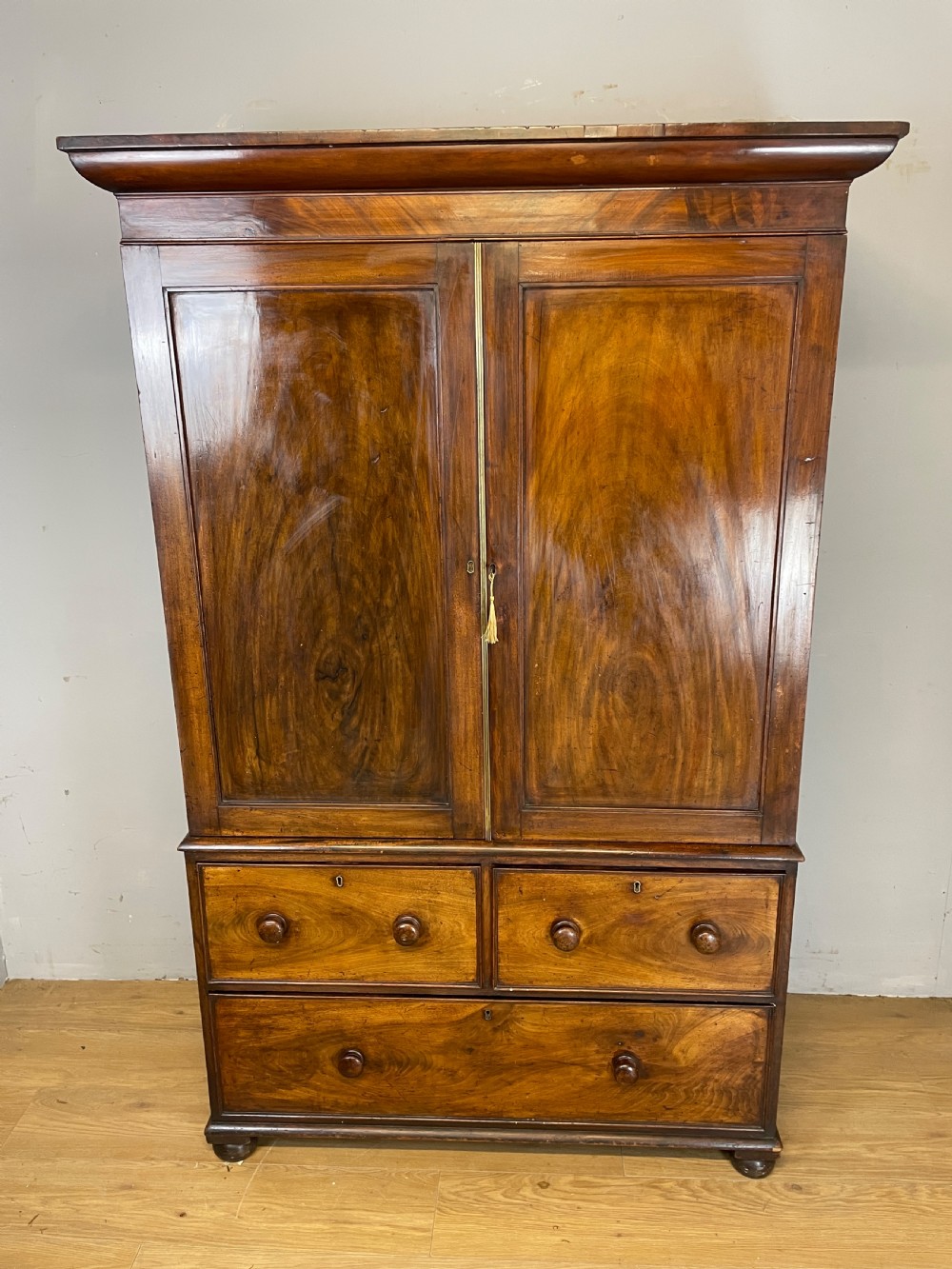 Georgian country house flame mahogany linen press  View VIII
